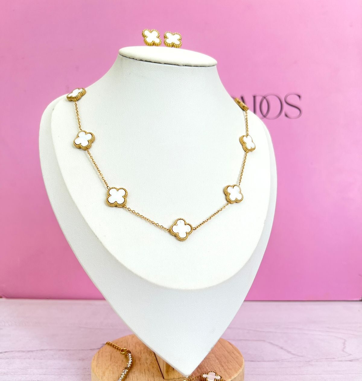 Cadena dijes treboles